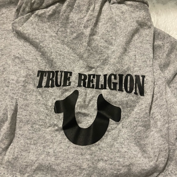 4 True Religion T-shirts - Picture 9 of 12